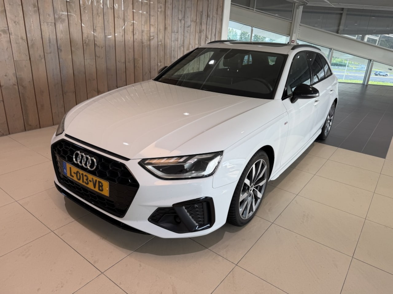 Audi A4 Avant - 40 TFSI S ed. Comp. - AutoWereld.nl