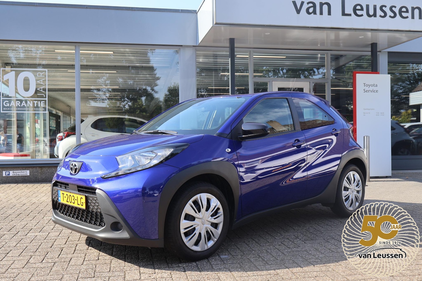Toyota Aygo X - 1.0 VVT-i MT PLAY AIRCO APPLE/ANDROID CAMERA AD-CRUISE - AutoWereld.nl