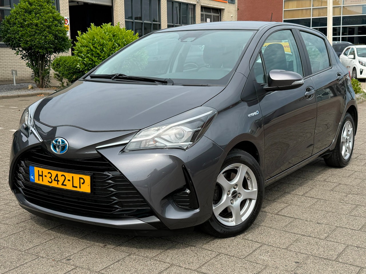 Toyota Yaris - 1.5 Hybrid Active 1.5 Hybrid Active - AutoWereld.nl