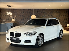 BMW 1-serie - M135i xDrive I M-Pakket I Automaat I Groot Navi