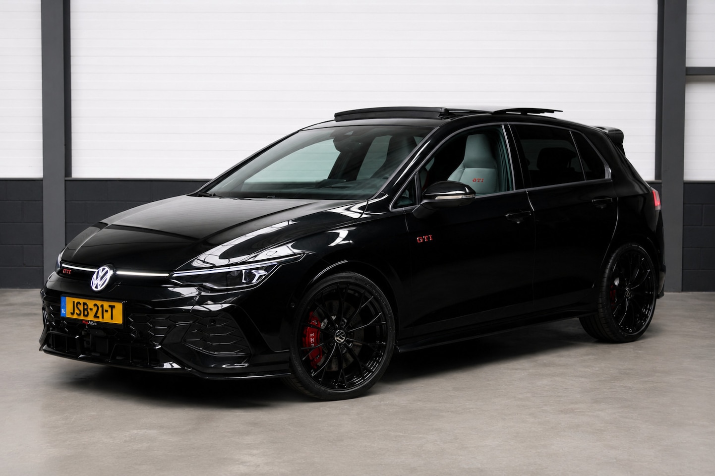 Volkswagen Golf - 2.0 TSI GTI Clubsport Pano HK DSG LED Akra - AutoWereld.nl