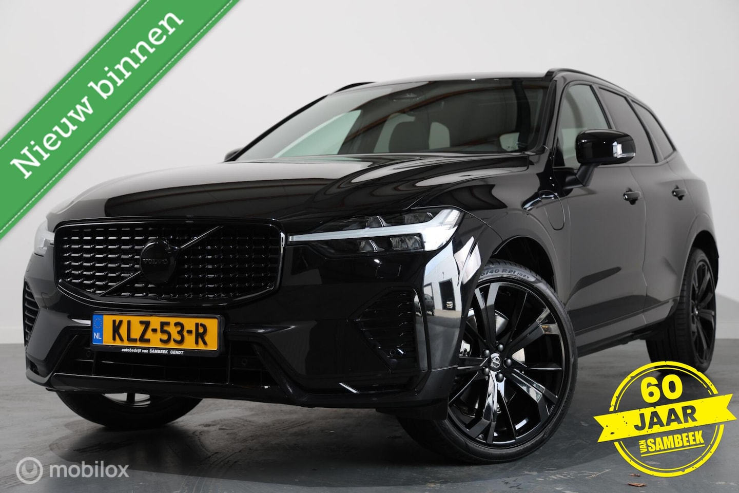 Volvo XC60 - 2.0 T6 Plug-in hybrid AWD Plus Black Edition - Panoramadak - Carplay - Stoelverwarming voo - AutoWereld.nl