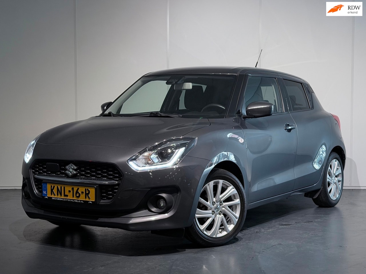 Suzuki Swift - 1.2 Style Smart Hybrid /Airco/ACC/LED/CarPlay/PDC+Camera/DodeHoek/LaneAss - AutoWereld.nl