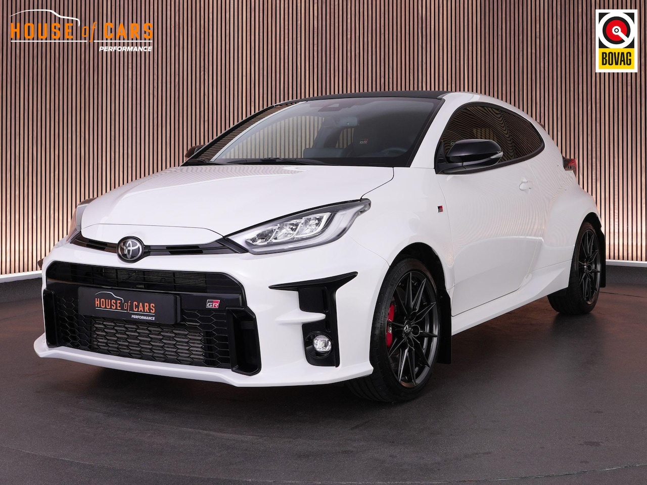Toyota Yaris - GR Performance 1.6 261pk |Adaptive|Camera|Apple Carplay|18" Gesmede LMV|AWD|JBL|CFRP-carbo - AutoWereld.nl
