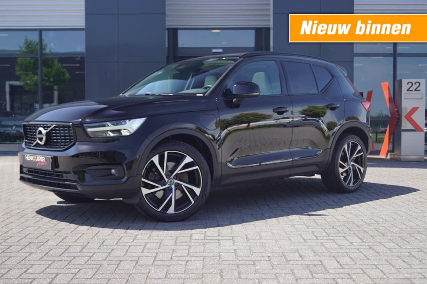 Volvo XC40 - 1.5 T5 Recharge R-Design / Panodak / Leer /Trekhaak wegklb./  Navi / Camera / 20 Inch LM/A - AutoWereld.nl