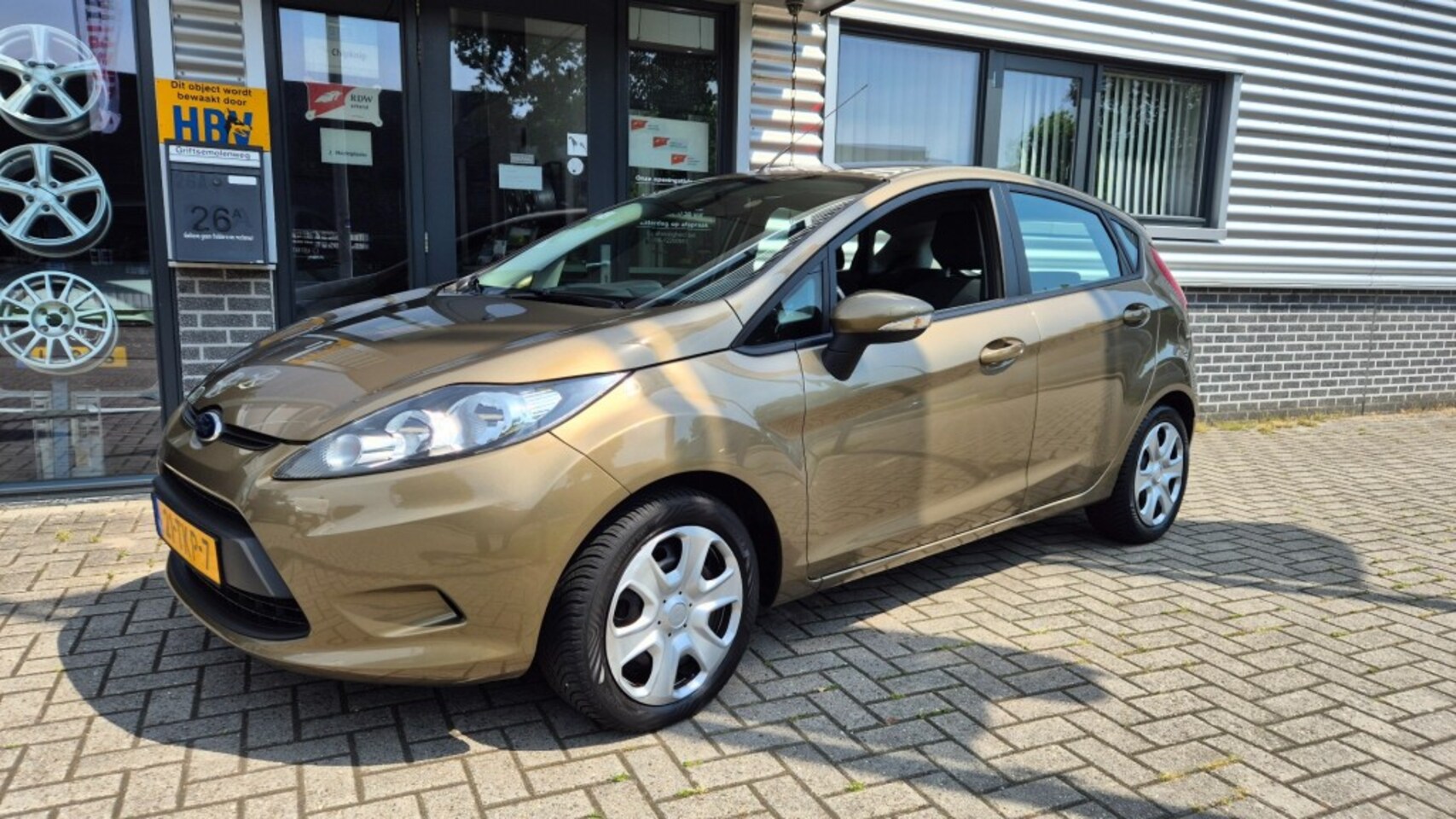Ford Fiesta - 1.25 Titanium AIRCO  EL RAMEN CENTR VERG AFST NAP - AutoWereld.nl