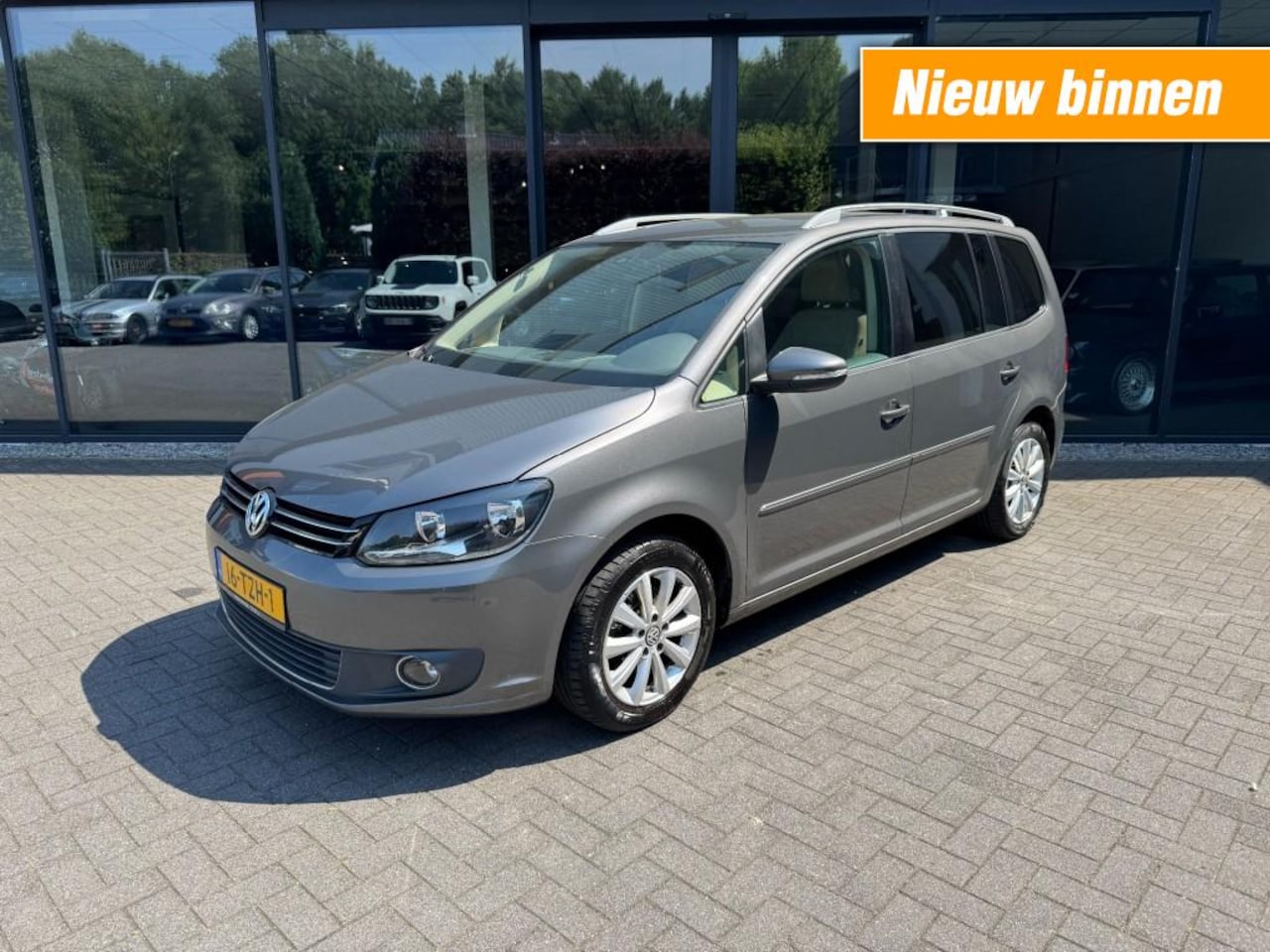 Volkswagen Touran - 1.2 TSI Highline BlueM 7-Persoons, Clima,Navi,Camera,Alcantara,Pdc - AutoWereld.nl