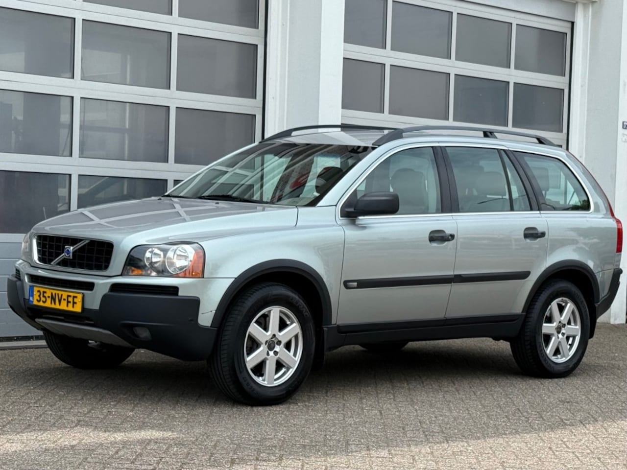 Volvo XC90 - 2.5 Turbo 209PK 6-Bak 7-Pers Airco Cruise Trekhaak - AutoWereld.nl