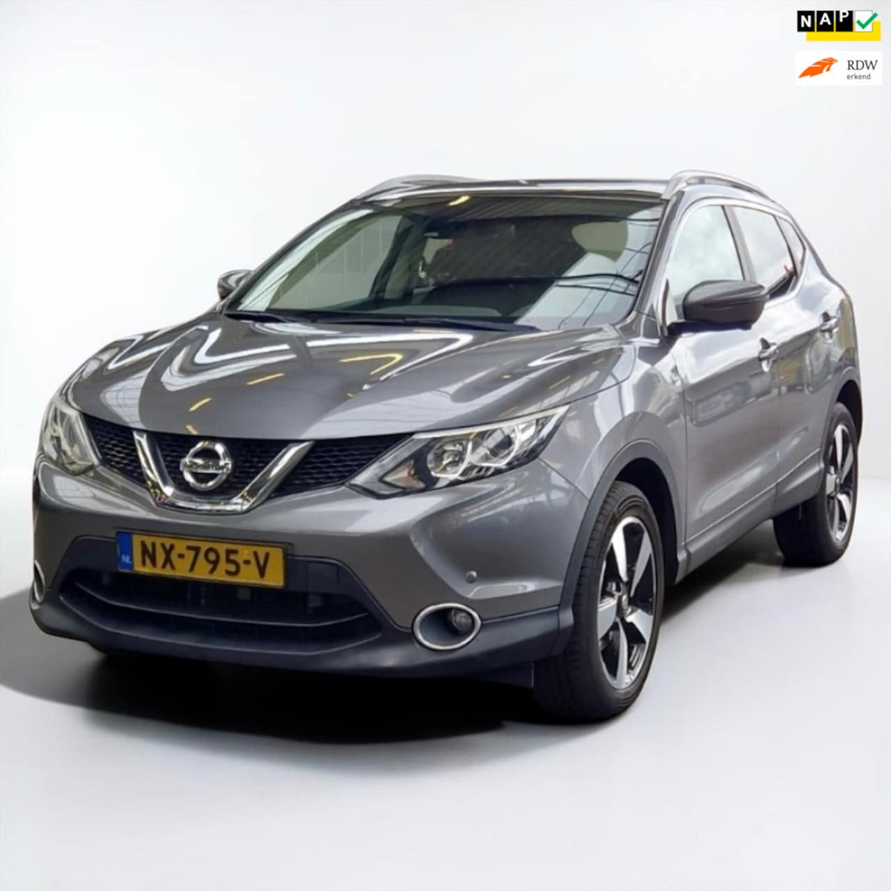 Nissan Qashqai - 1.2 N-Connecta automaat lage km - AutoWereld.nl
