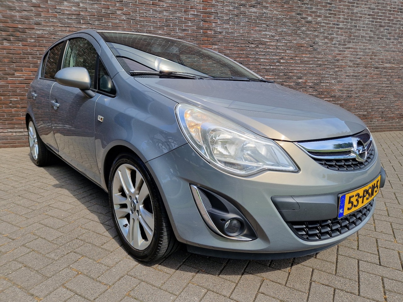 Opel Corsa - 1.4-16V Cosmo airco PDC trekhaak 5 deurs APK '27 - AutoWereld.nl