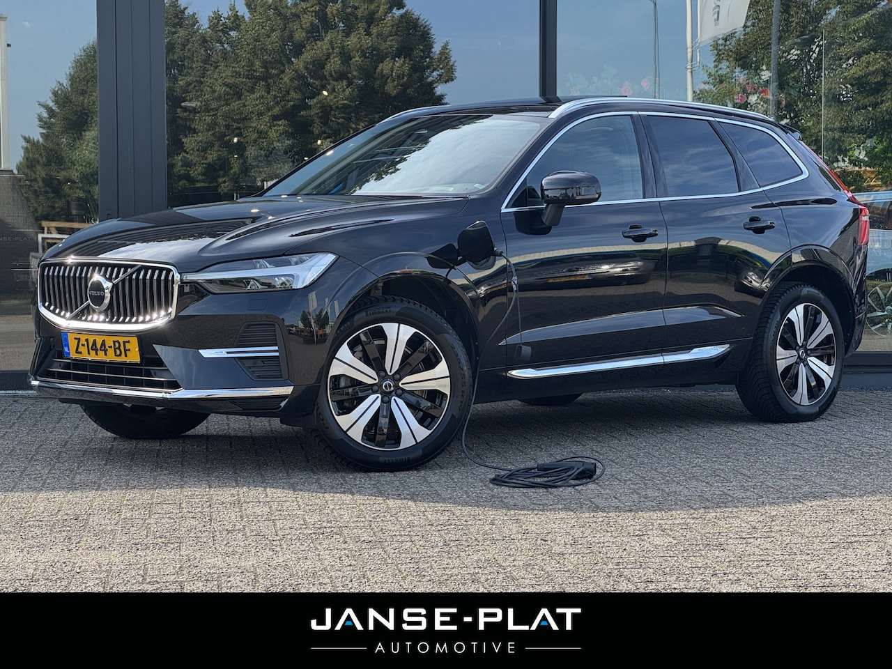 Volvo XC60 - 2.0 T6 Rech. AWD Plus Bright Pano | Cam | SOH 100%!! - AutoWereld.nl