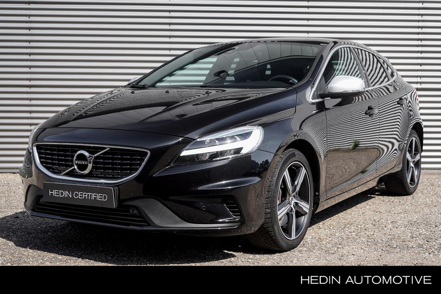 Volvo V40 - T3 Polar+ Sport | Standkachel | Premium Audio | Pano. dak | 17 inch LM | - AutoWereld.nl