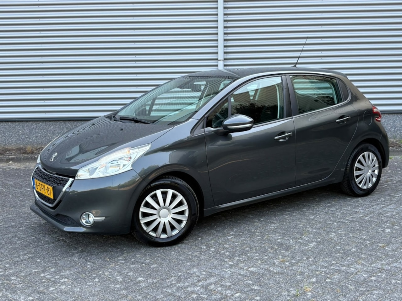 Peugeot 208 - 1.2 VTi Envy Distributie V.V. NAVI PSensoren CruiseControl - AutoWereld.nl