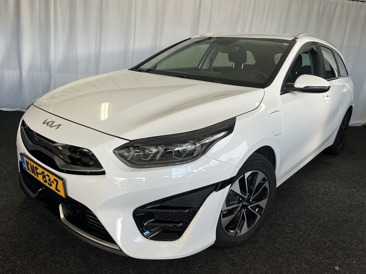 Kia Cee'd Sportswagon - Ceed 1.6 GDI PHEV PLUG-IN DynamicLine 1E EIGN/ECC/APPLE/ADAPTIVE/CAMERA - AutoWereld.nl