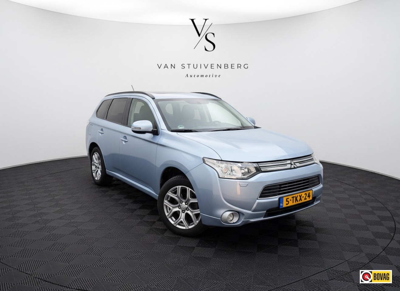 Mitsubishi Outlander - 2.0 PHEV instyle PANORAMADAK LEDER - AutoWereld.nl