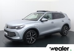 Volkswagen Tiguan - 1.5 eHybrid Elegance | 204 PK | SoH 99% | Trekhaak wegklapbaar | Adaptive Cruise Control |
