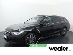Volkswagen Passat Variant - R-Line Edition 1.5 eHybrid 150 kW / 204 PK DSG | Trekhaak wegklapbaar | Stoelverwarming vo