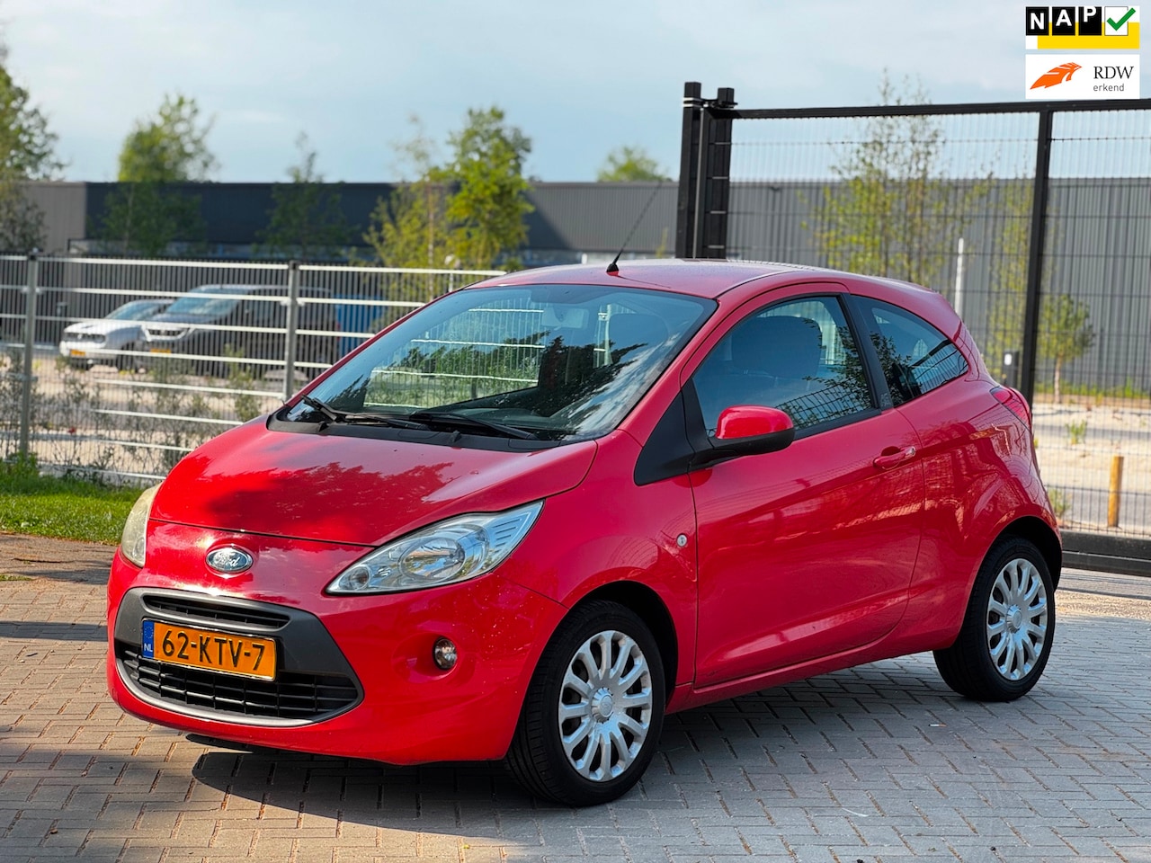 Ford Ka - 1.2 Titanium|AIRCO|ELEKRAMEN|STUURBEKR|INRUILKOOPIE - AutoWereld.nl