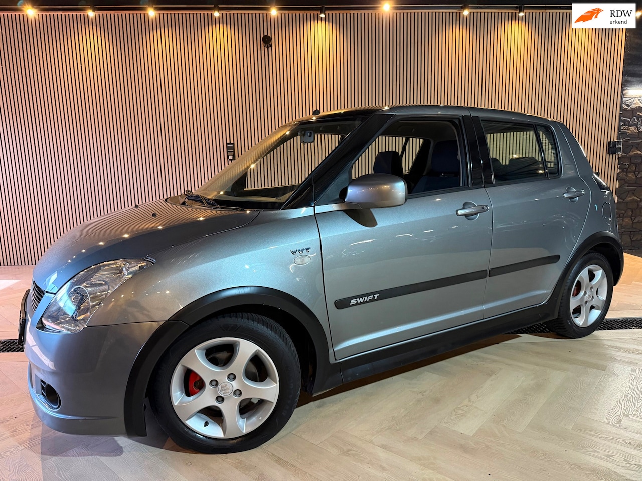 Suzuki Swift - Automaat | Keyless | Airco - AutoWereld.nl