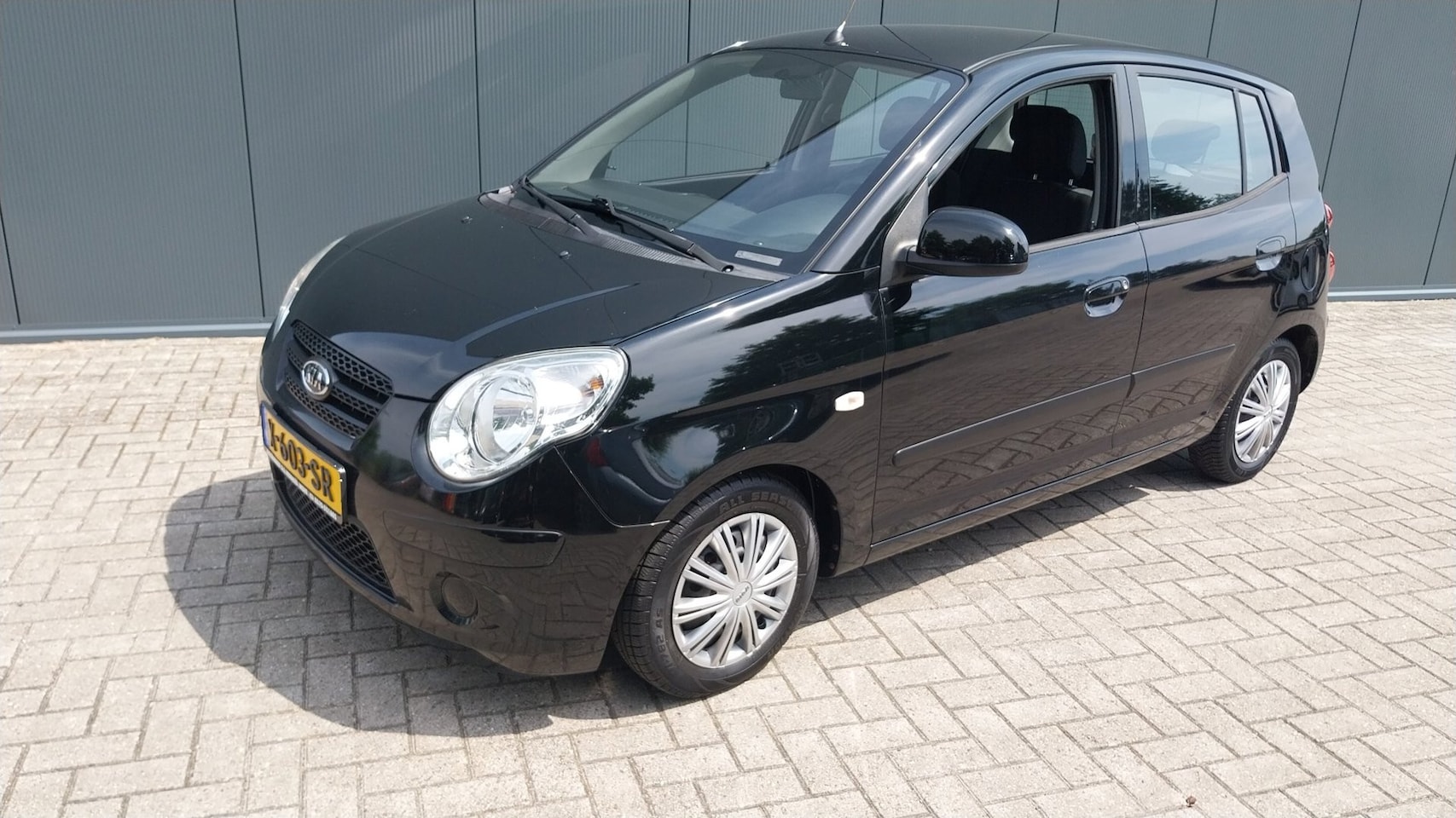 Kia Picanto - 1.1 Fifteen//5 drs //apk 2027 - AutoWereld.nl