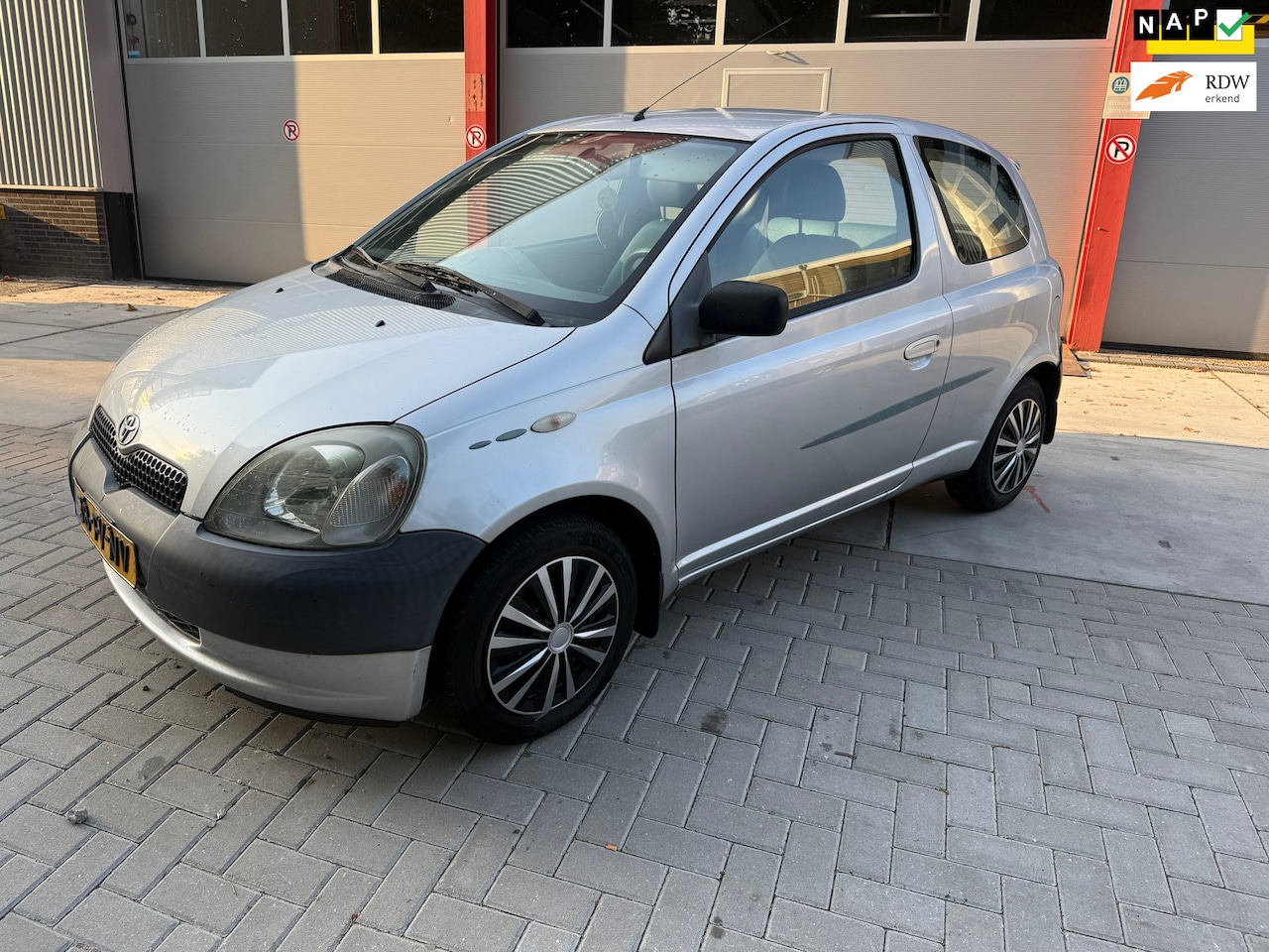 Toyota Yaris - 1.0-16V VVT-i Terra 1.0-16V VVT-i Terra - AutoWereld.nl