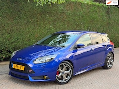 Ford Focus - 2.0 EcoBoost ST-3 RIJDT NIEUW/ZEER NETJES/RECARO