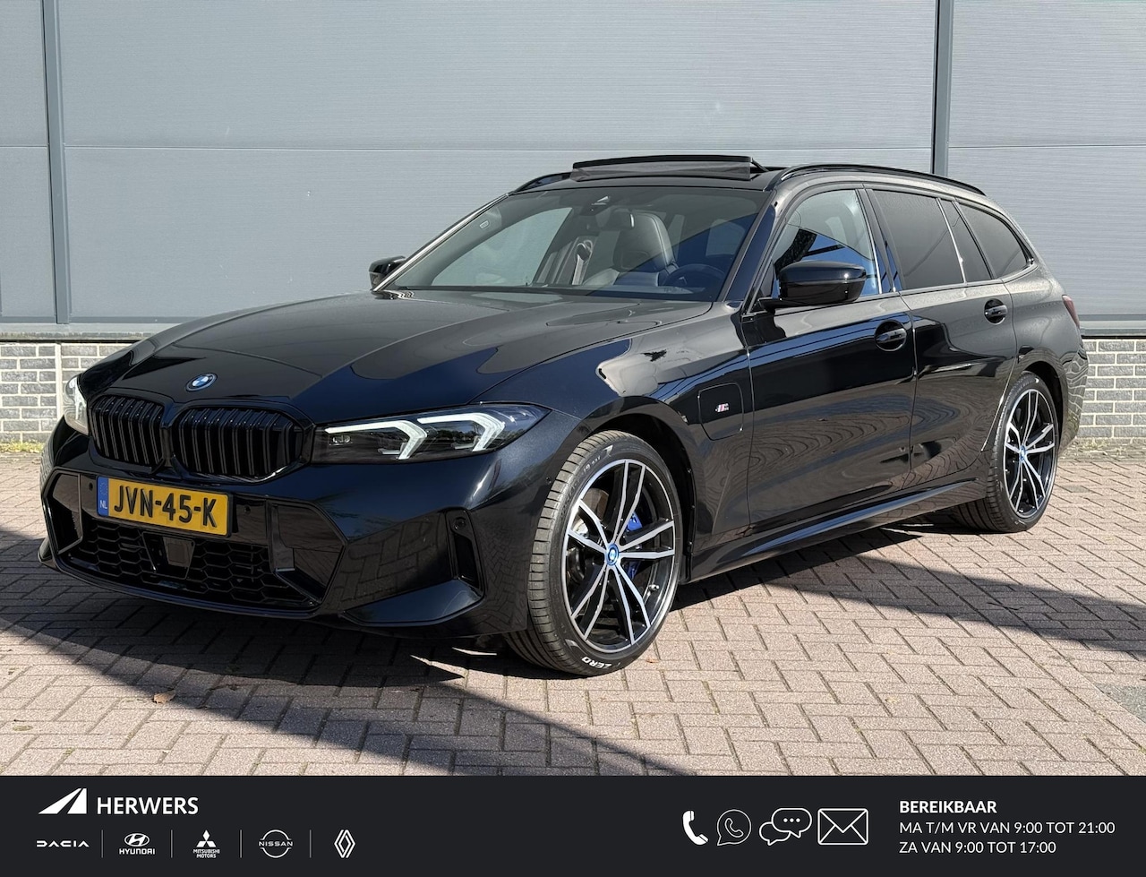 BMW 3-serie Touring - 330e xDrive M-Sport PHEV / Shadow Line / Wide Screen / 1500kg Trekgewicht / M-pakket / Pan - AutoWereld.nl