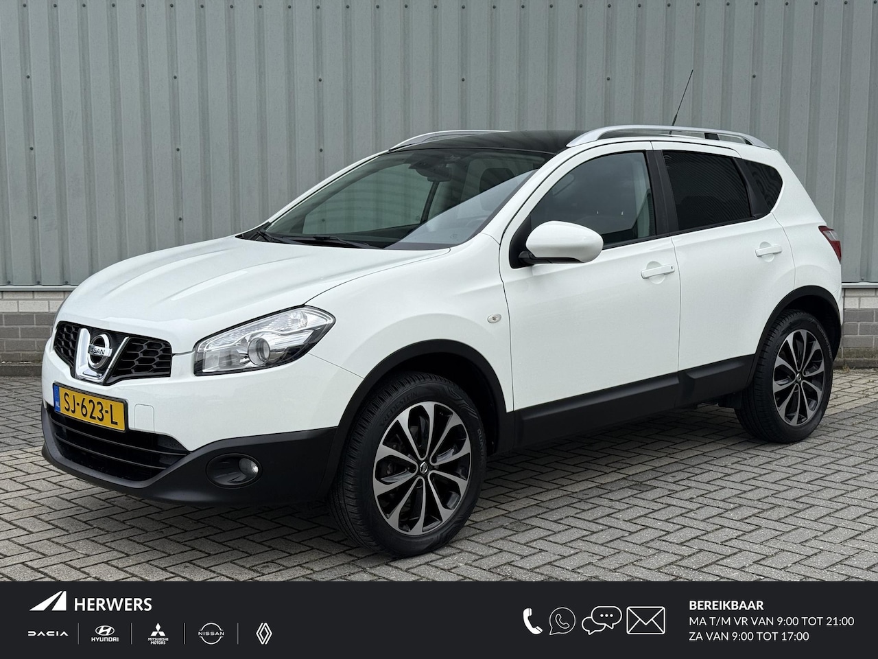 Nissan Qashqai - 1.6 Connect Edition / Panoramadak / Navigatie / Achteruitrijcamera / Climate Control / Lic - AutoWereld.nl