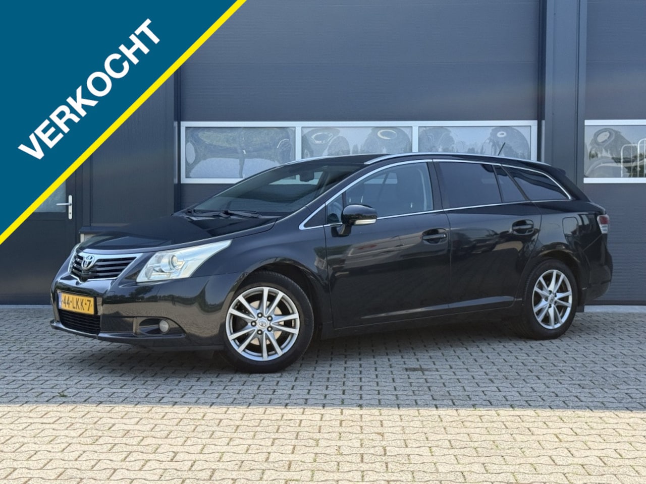 Toyota Avensis Wagon - 2.0 VVTi Business automaat mooie auto! - AutoWereld.nl