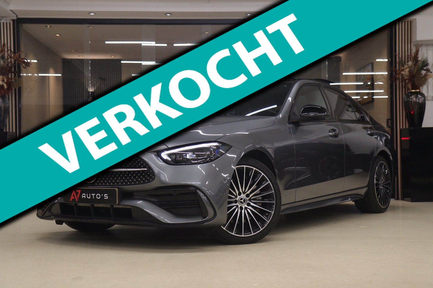Mercedes-Benz C-klasse - 300 E AMG Line NAP/PANO/HUD/CARPLAY/SFEERVERLICHTING/MEM/BOMVOL - AutoWereld.nl