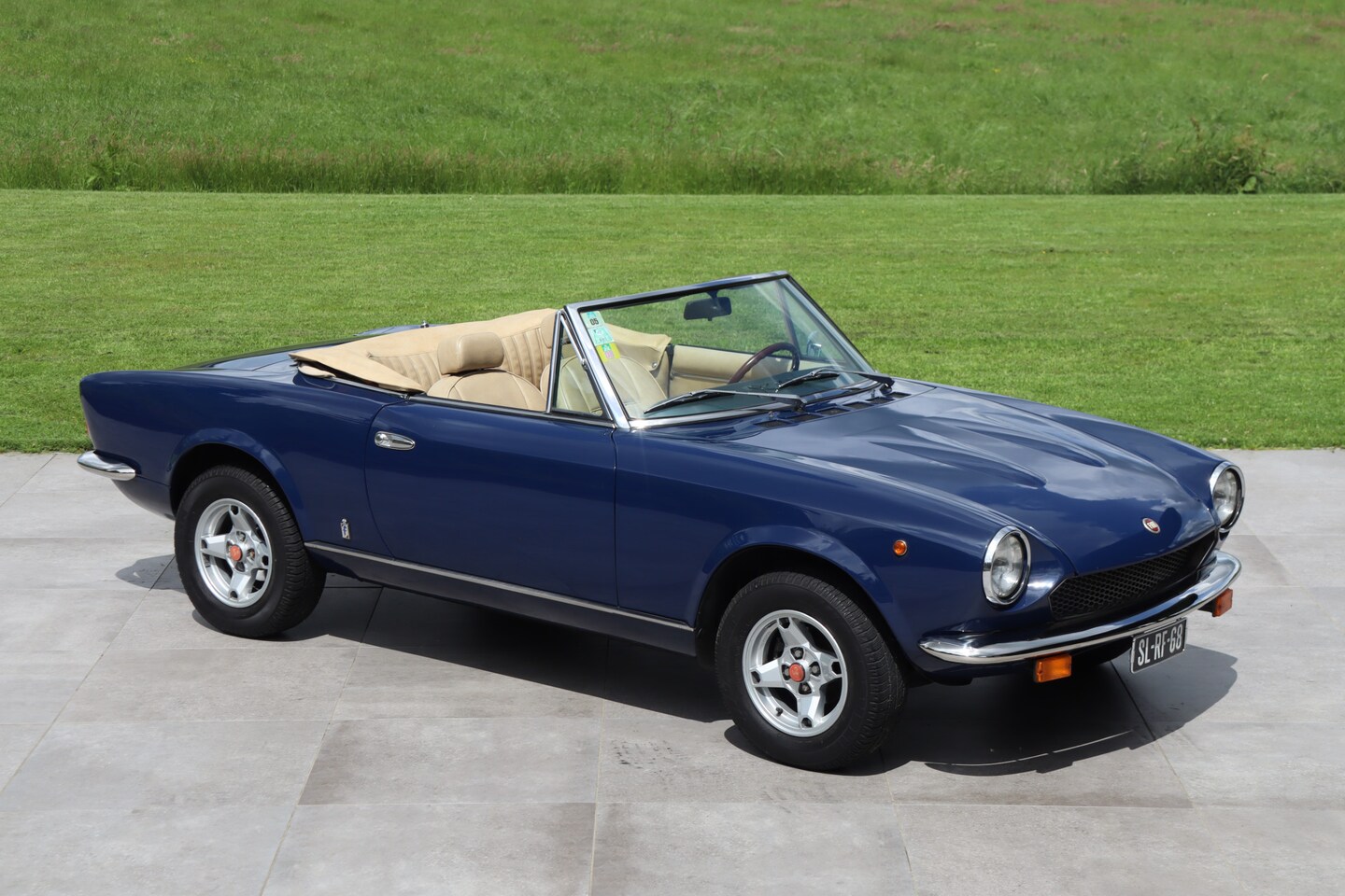Fiat 124 Spider - Sport 1800 - AutoWereld.nl