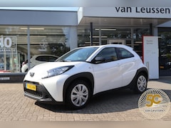 Toyota Aygo X - PLAY AIRCO CAMERA AD-CRUISE APPLE/ANDROID NL-AUTO