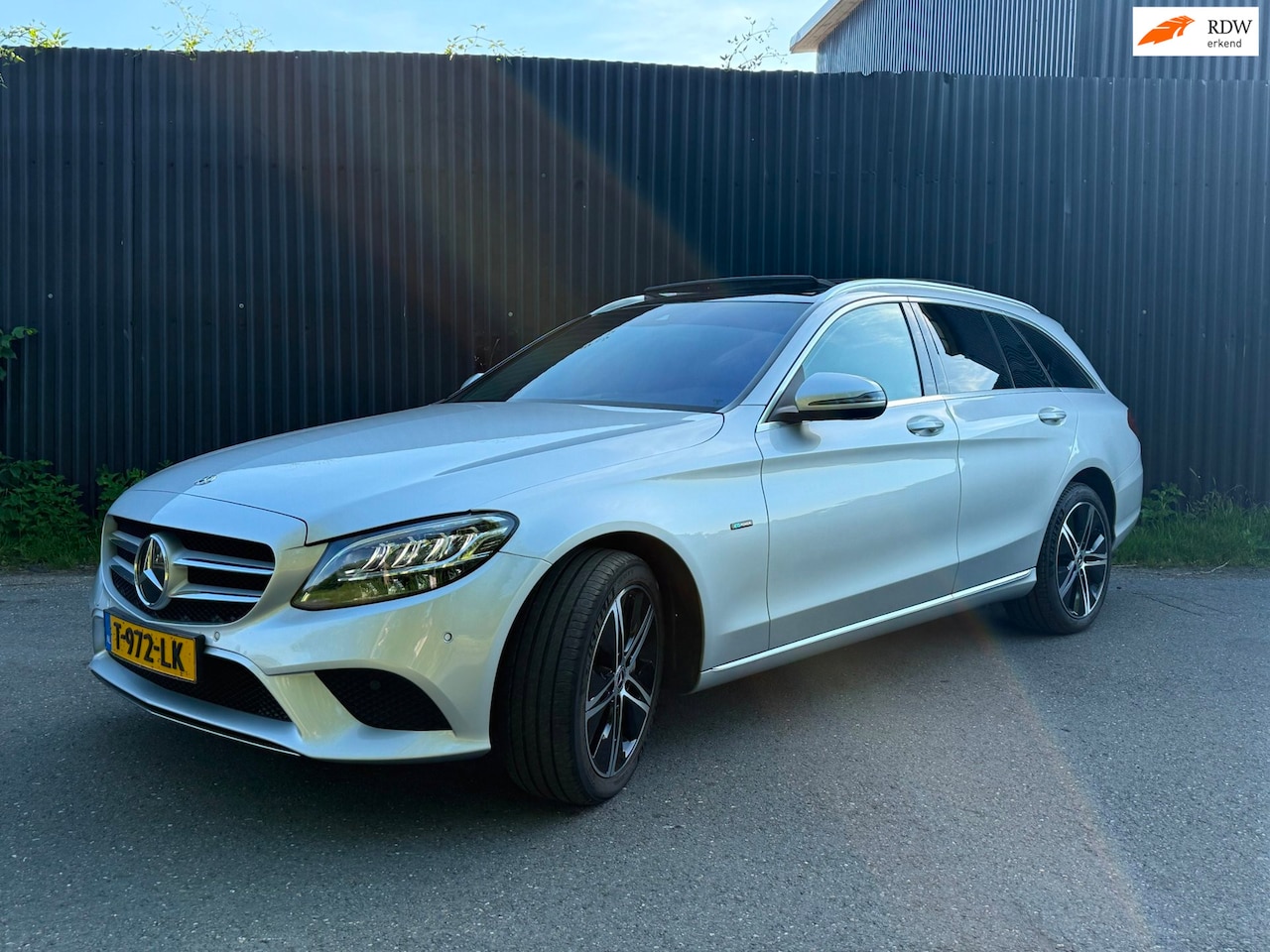 Mercedes-Benz C-klasse - C300de 306PK AMG Pano I Dealer onderh. I Dig. Cocpit I Burmester - AutoWereld.nl