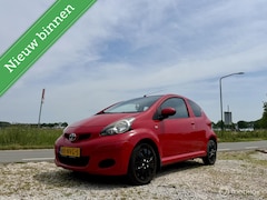 Toyota Aygo - 1.0-12V, BJ 2010, APK Apr 2027, Zuinig, Lage km