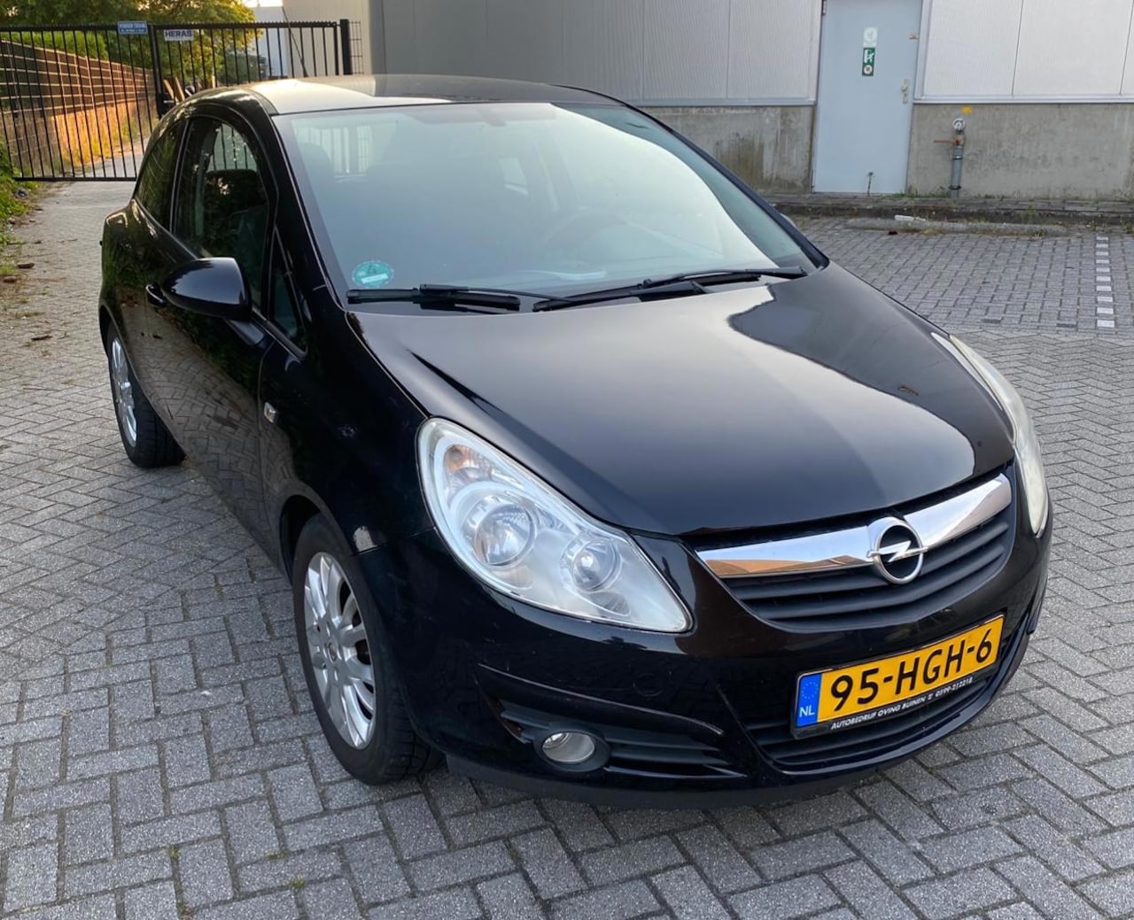 Opel Corsa - 1.4-16V Business 1.4-16V Business - AutoWereld.nl