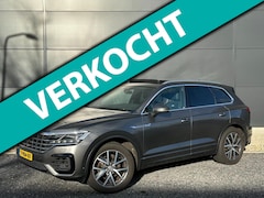 Volkswagen Touareg - 3.0 TDI R-Line Panodak | Leder | Clima | Trekhaak