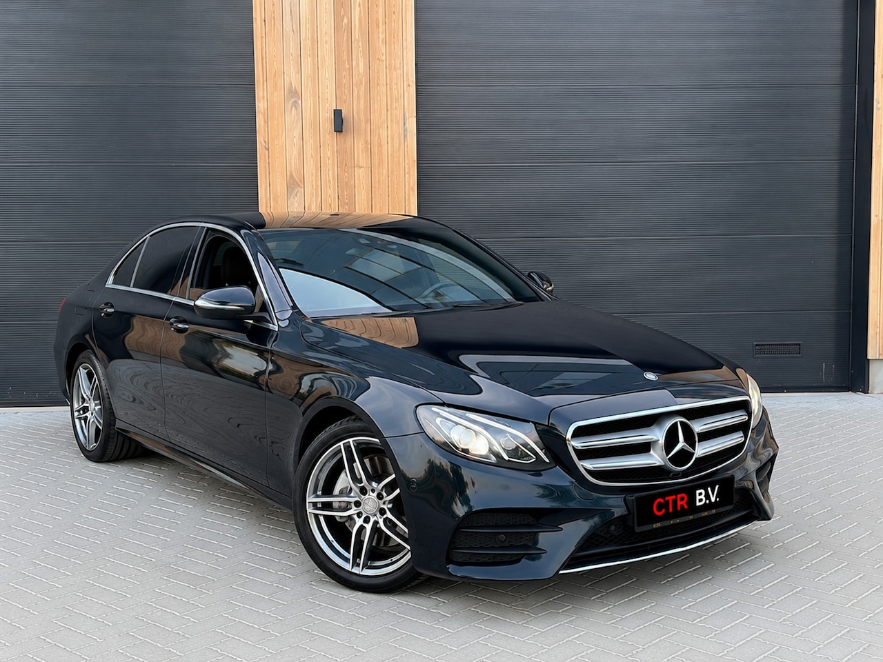 Mercedes-Benz E-klasse - E220 d AMG-Line (bj 2017) WIDESCREEN|XENON|19”|CAM|SFEERVERL. - AutoWereld.nl