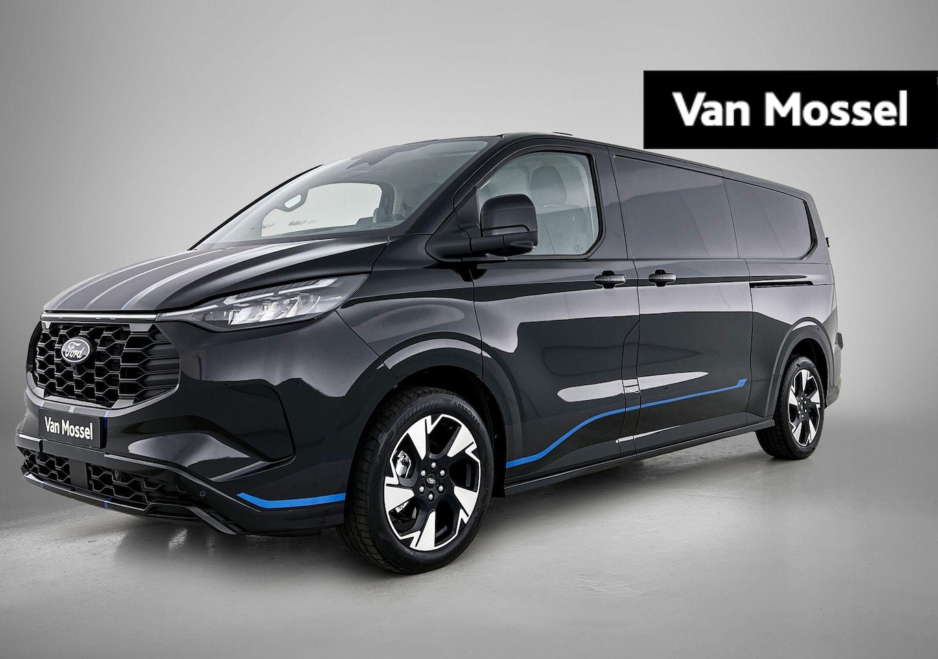 Ford Transit Custom - 340 2.5 PHEV L2H1 Sport | NIEUW UIT VOORRAAD | 19'' Velgen | B&O | Striping | Ford Voordee - AutoWereld.nl