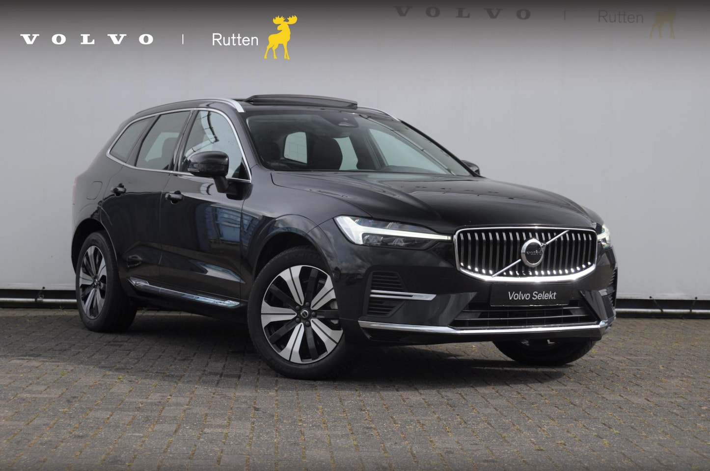 Volvo XC60 - 350PK Automaat T6 AWD Plus Bright / Navigatie / Elektrisch glazen schuif-kanteldak / Leren - AutoWereld.nl