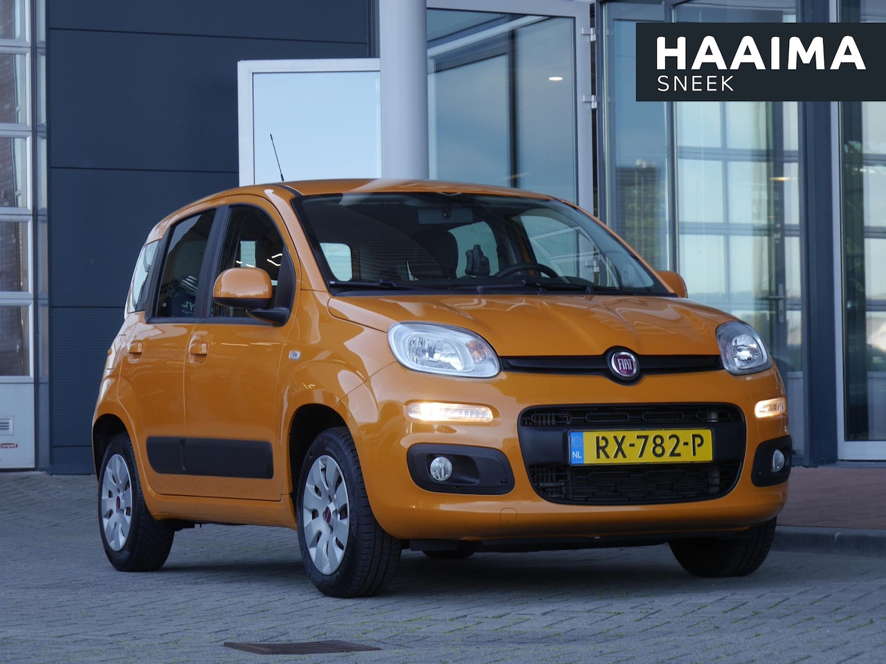 Fiat Panda - 0.9 TwinAir Lounge | Mistlampen | Airco | Bluetooth | Elektrische ramen | Elektrisch verst - AutoWereld.nl