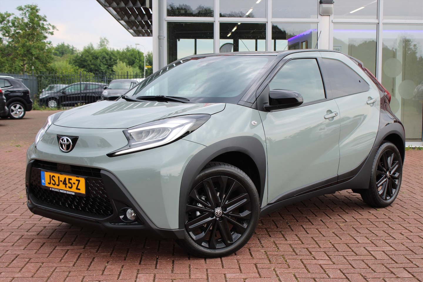 Toyota Aygo X - 1.0 VVT-i MT Premium 1.0 VVT-i MT 72pk Premium - AutoWereld.nl