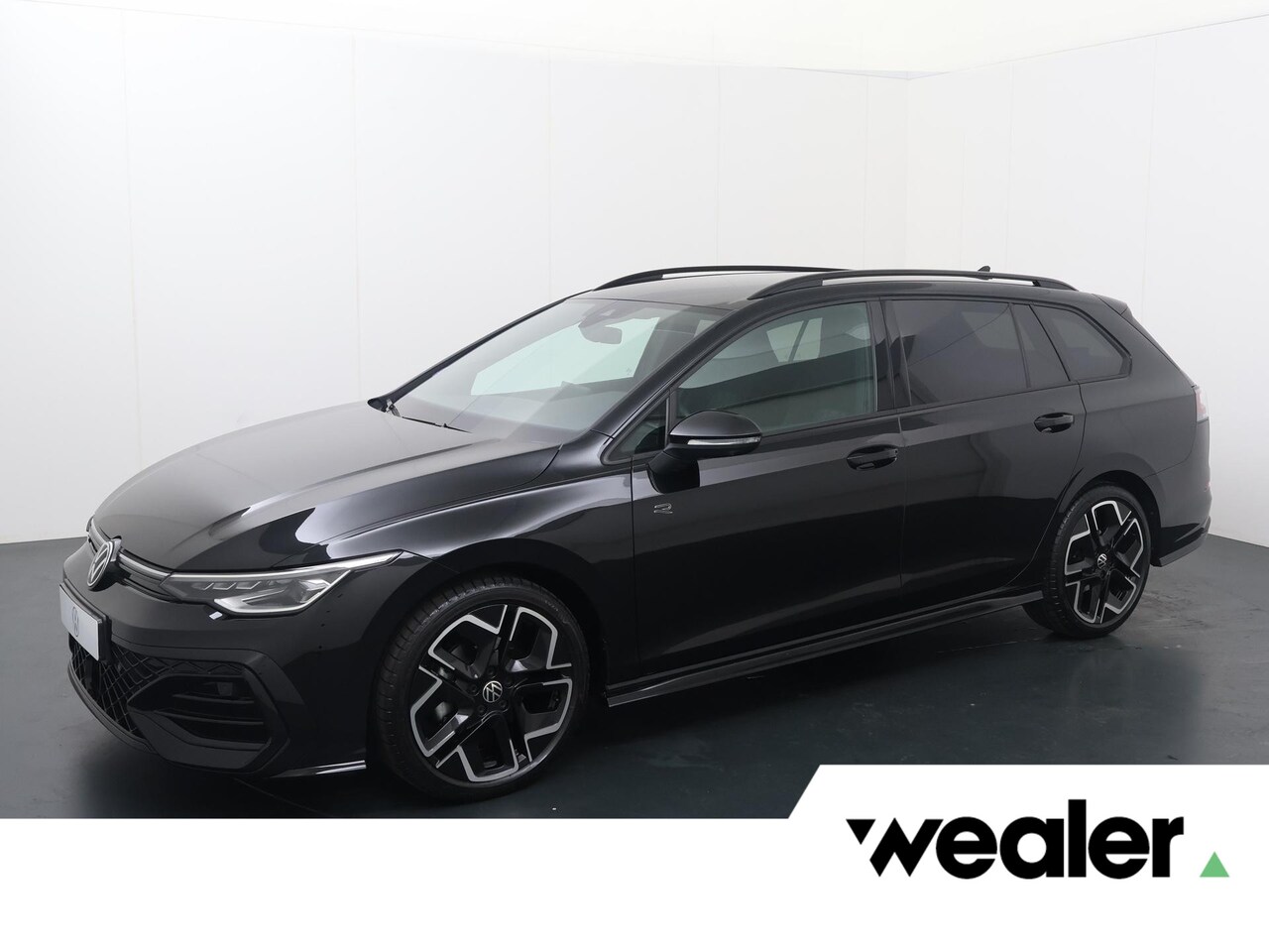 Volkswagen Golf Variant - R-Line-Edition 1.5 eTSI | 116 PK | Automaat |  LED Matrix | 360 Camera | Elektrische Achte - AutoWereld.nl