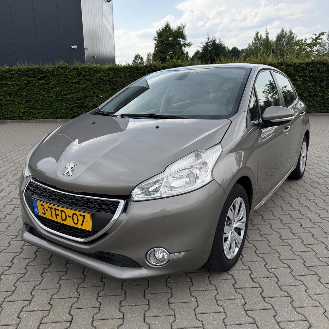Peugeot 208 - 1.2 Allure 2014 | NW APK | Navi | Airco | Cruise - AutoWereld.nl
