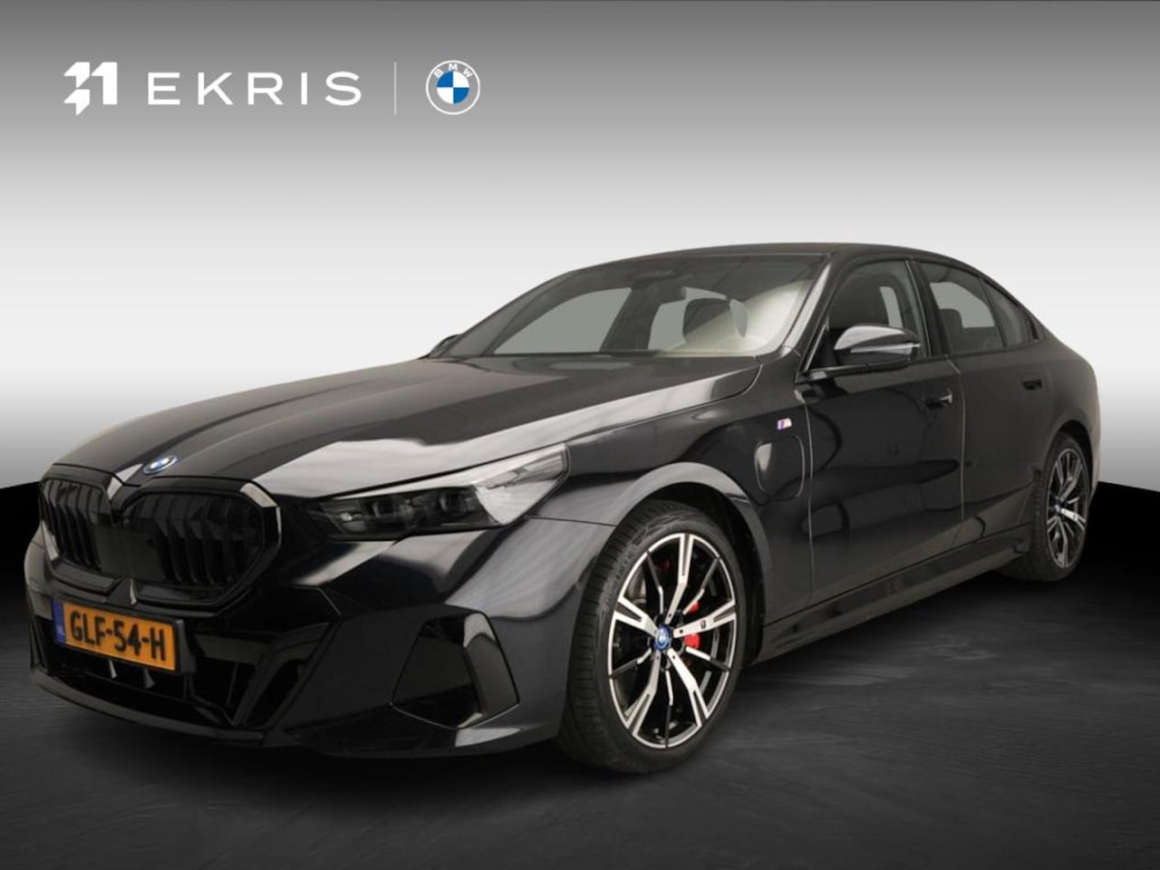 BMW 5-serie - Sedan 550e xDrive M-Sportpakket Pro | LED | HUD | Adaptief onderstel | Achterasbesturing | - AutoWereld.nl