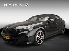 BMW 5-serie - Sedan 550e xDrive M-Sportpakket Pro | LED | HUD | Adaptief onderstel | Achterasbesturing |