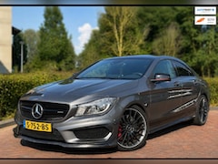 Mercedes-Benz CLA-Klasse - AMG 45 4MATIC Edition 1 / PANO / CARPLAY / CAMERA / ALCANTARA-LEDER / HARMAN-KARDON / VOLL