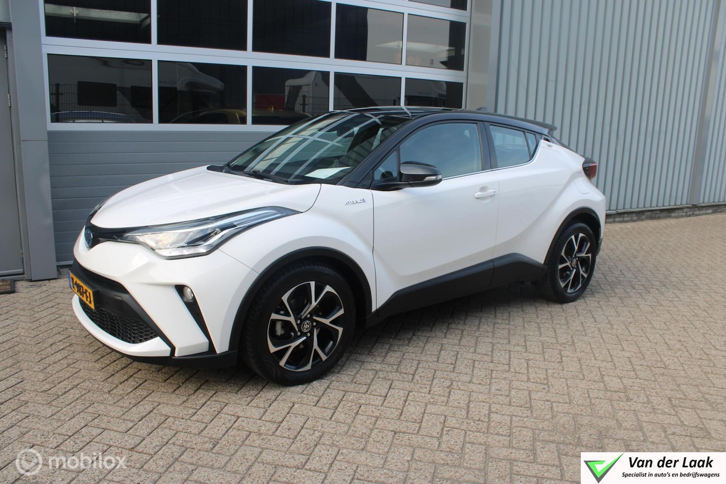 Toyota C-HR - 1.8 Hybrid Dynamic | NL Auto Boekjes | Trekhaak | Parkeersensoren voor en achter | - AutoWereld.nl