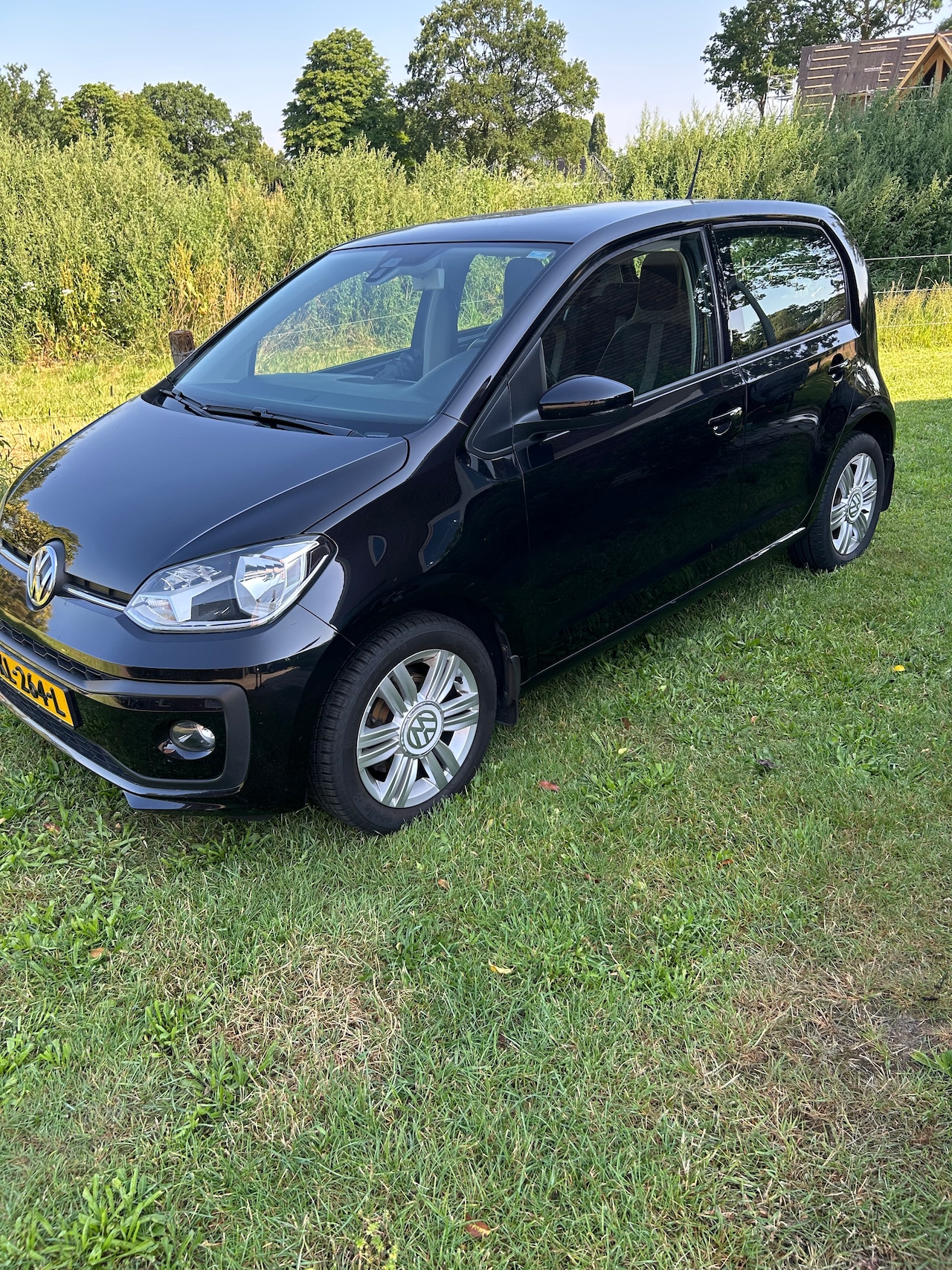 Volkswagen Up! - 1.0 BMT high up! - AutoWereld.nl