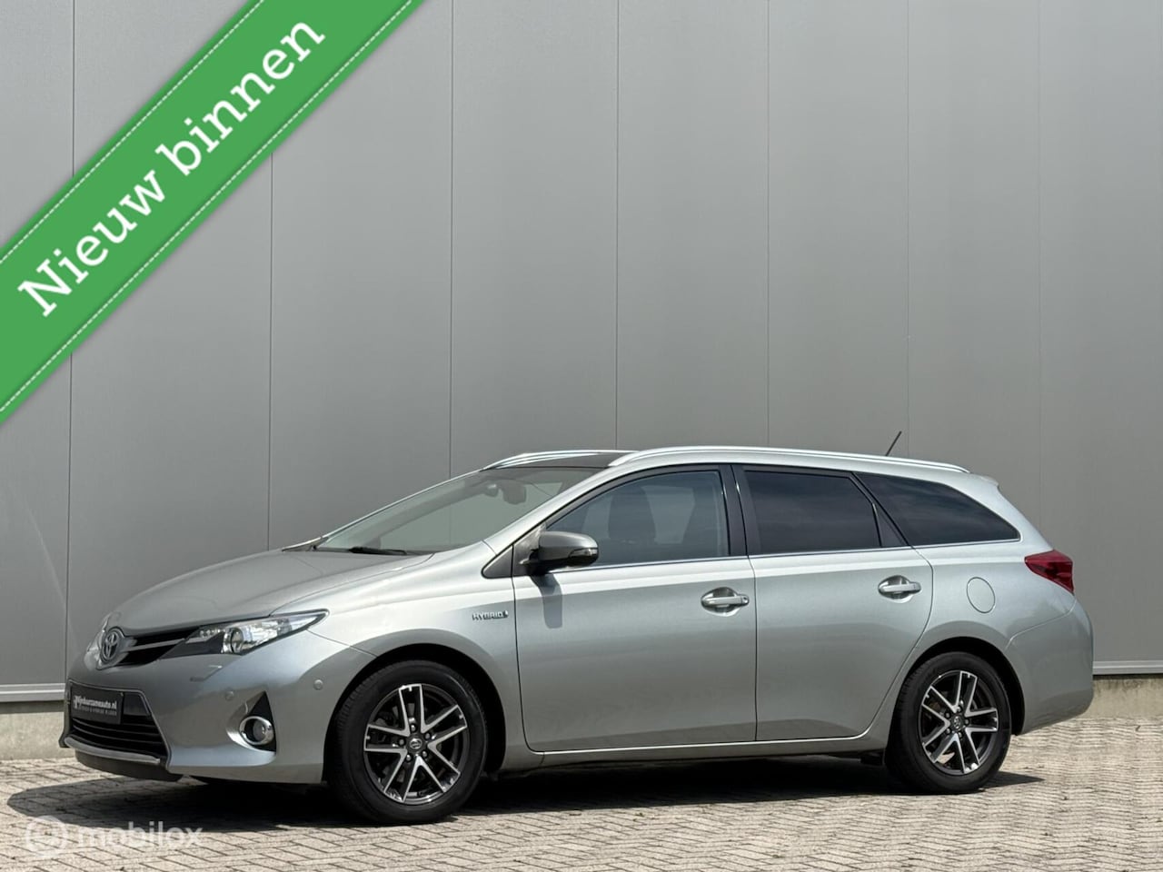 Toyota Auris - 1.8 Hybrid Aut. Pano, Dealer, 1 ste eig, Haak ! - AutoWereld.nl