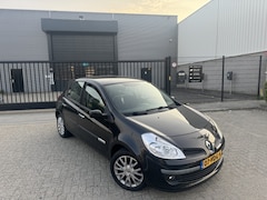 Renault Clio - 1.2 TCE Rip Curl Clima Cruise 100Pk